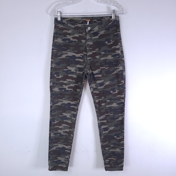 Free People Army Green Camo High Rise Skinny Jeans 27 Camouflage Outdoors Hunt - Picture 1 of 9